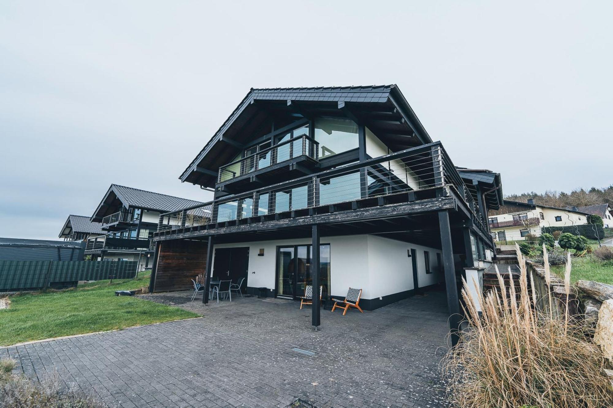 Hunsrueck Valley View Apartment With Cedar Sauna Bruschied Exteriér fotografie